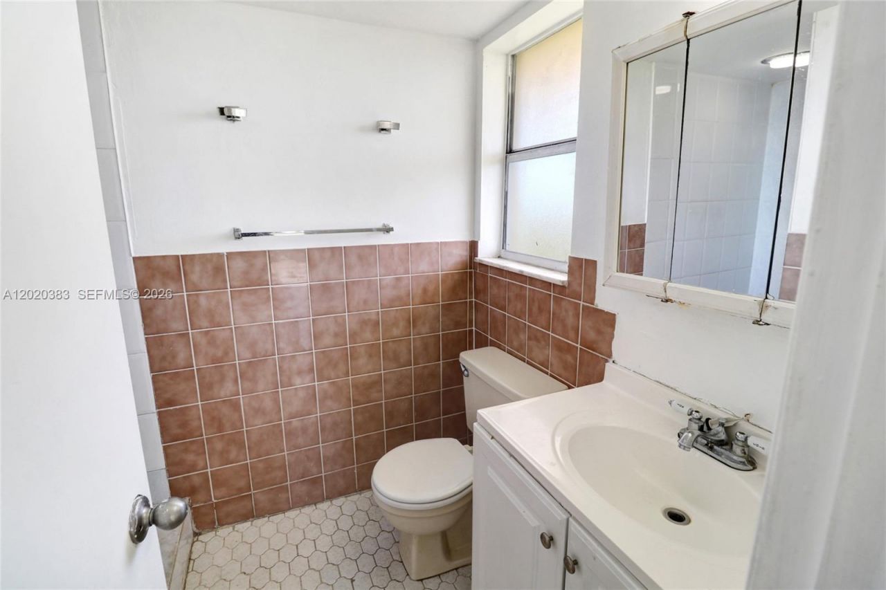 11905 NE 2nd Ave , Unit C403, North Miami, FL 33161 Photo