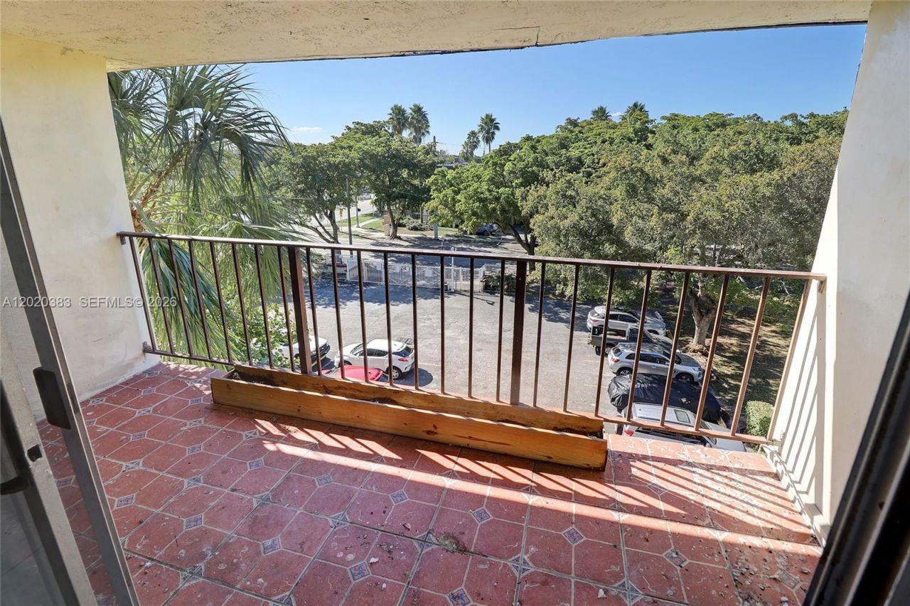 11905 NE 2nd Ave , Unit C403, North Miami, FL 33161 Photo