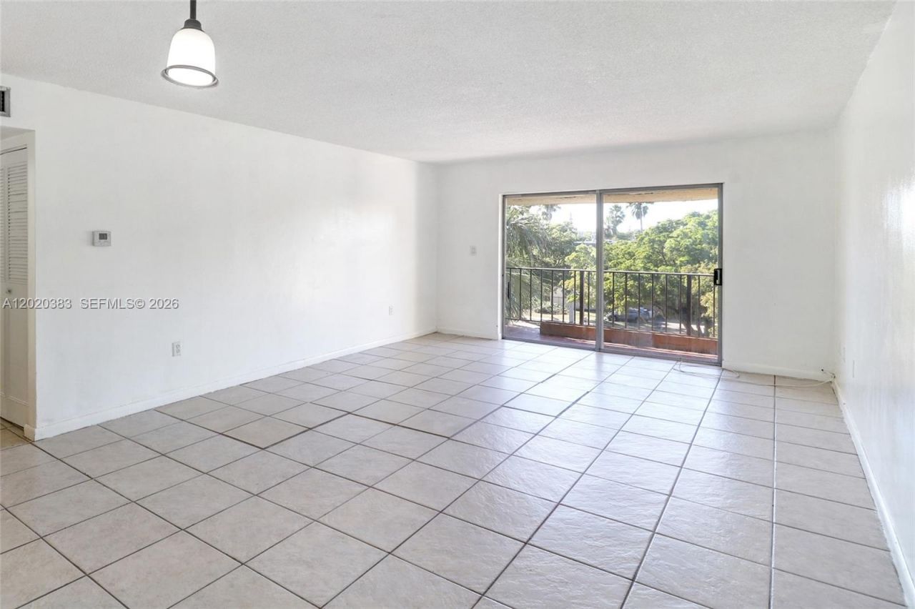 11905 NE 2nd Ave , Unit C403, North Miami, FL 33161 Photo
