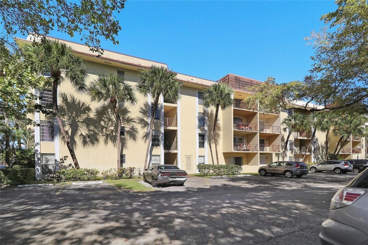11905 NE 2nd Ave , Unit C403, North Miami, FL 33161 Photo