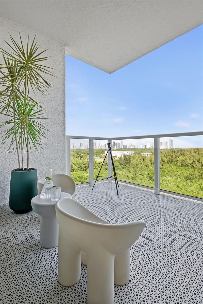 14951 Royal Oaks Ln , Unit 1202, North Miami, FL 33181 Photo