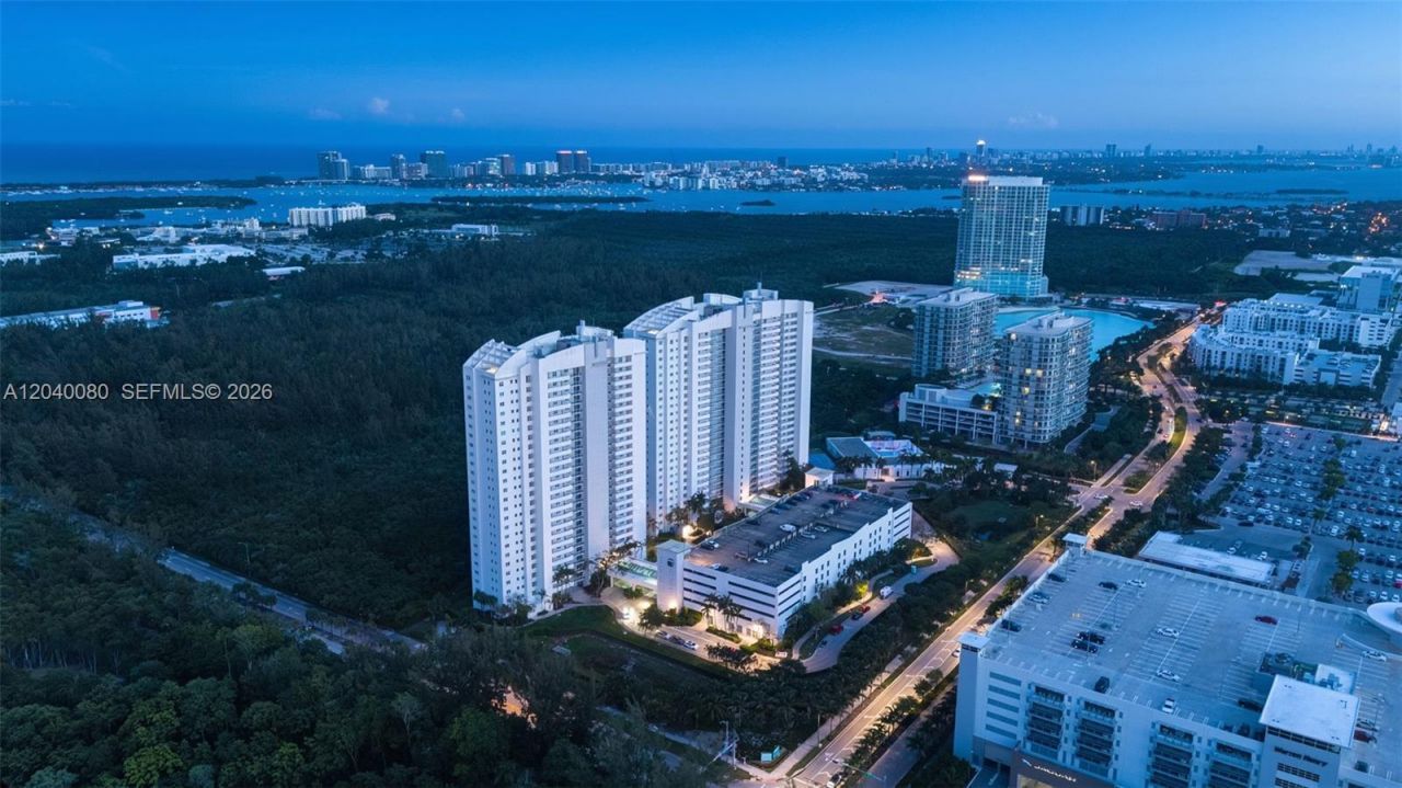 14951 Royal Oaks Ln , Unit 1202, North Miami, FL 33181 Photo