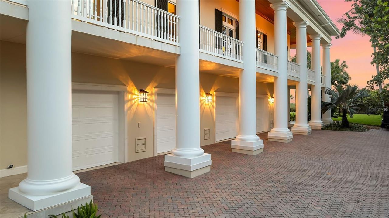 8132 Sanderling Road, Sarasota, FL 34242 Photo