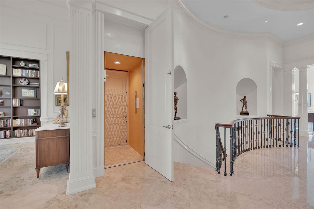 8132 Sanderling Road, Sarasota, FL 34242 Photo