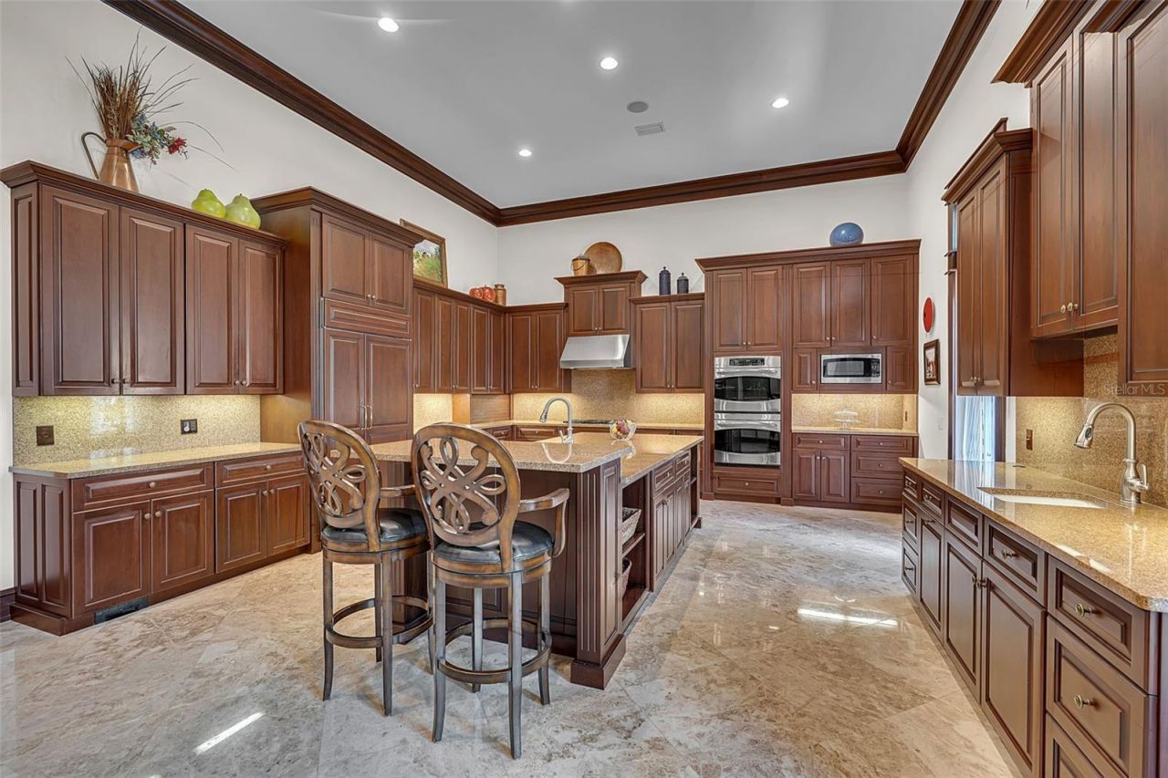 8132 Sanderling Road, Sarasota, FL 34242 Photo