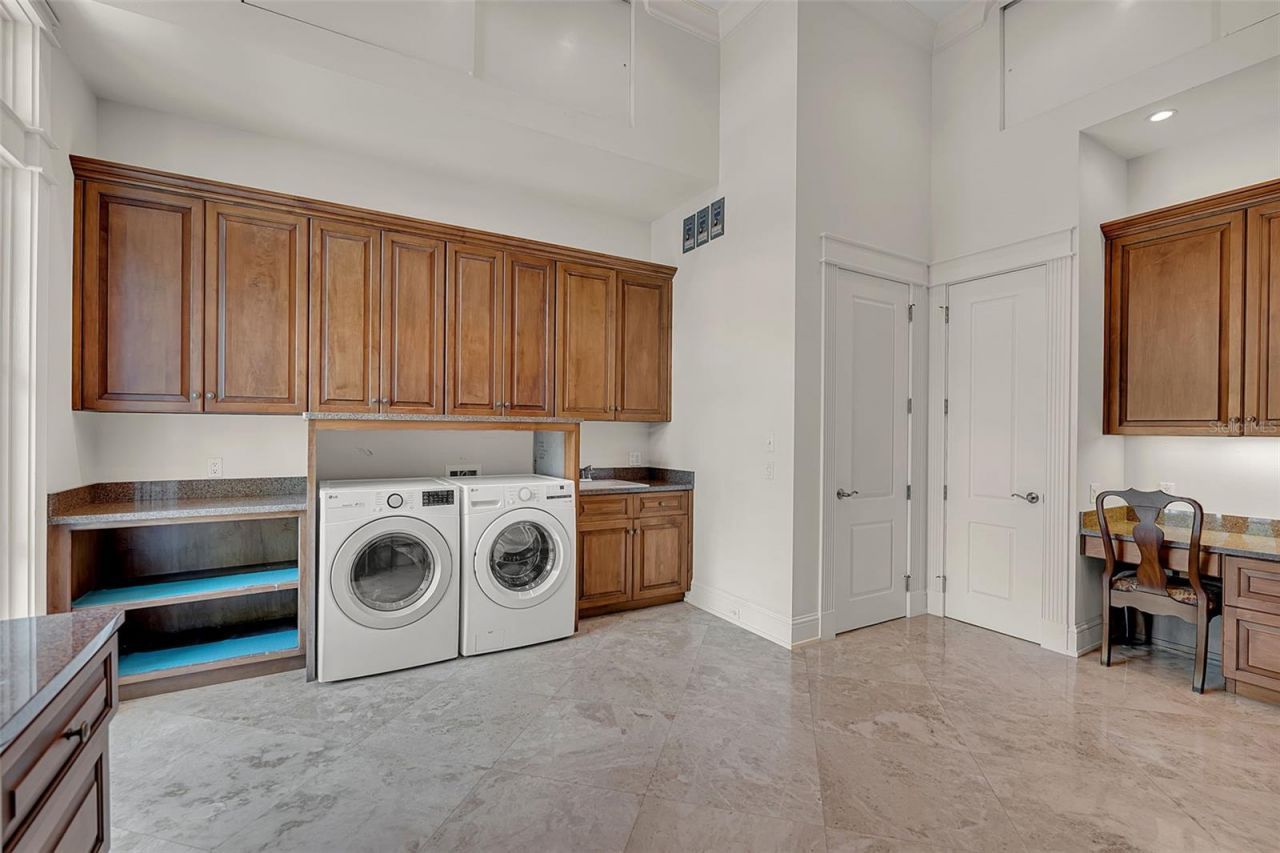 8132 Sanderling Road, Sarasota, FL 34242 Photo