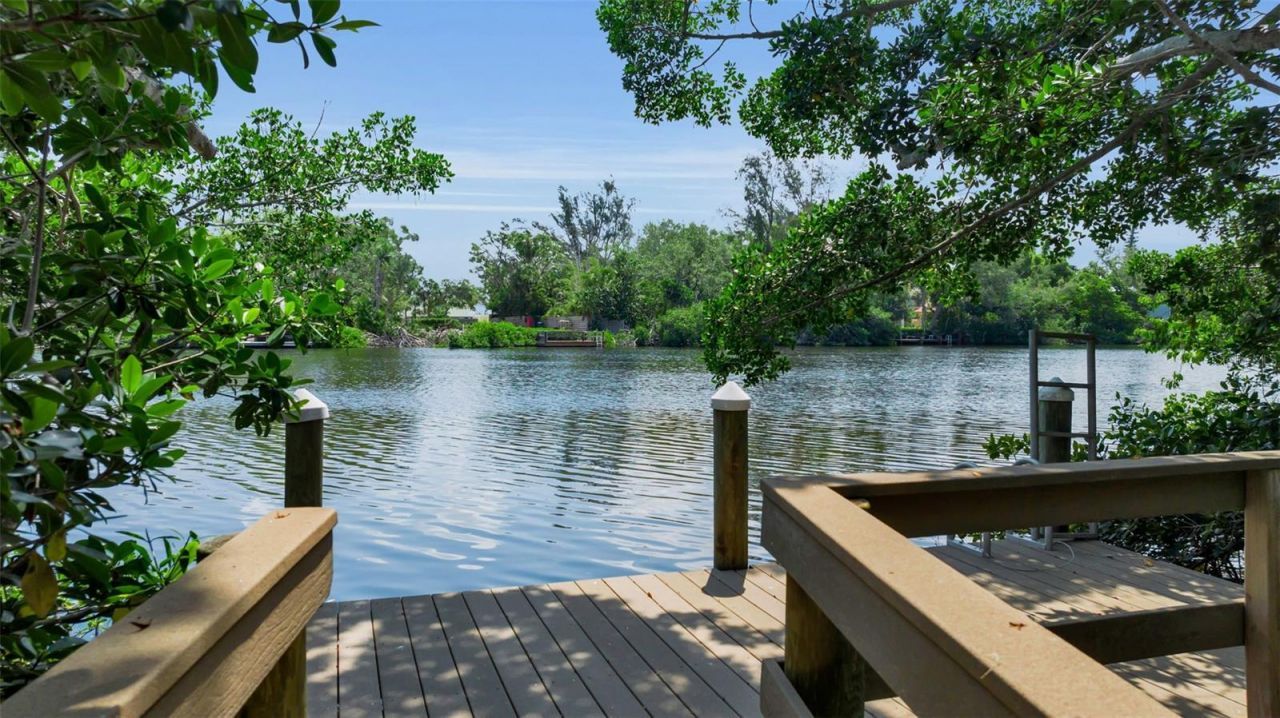 8132 Sanderling Road, Sarasota, FL 34242 Photo