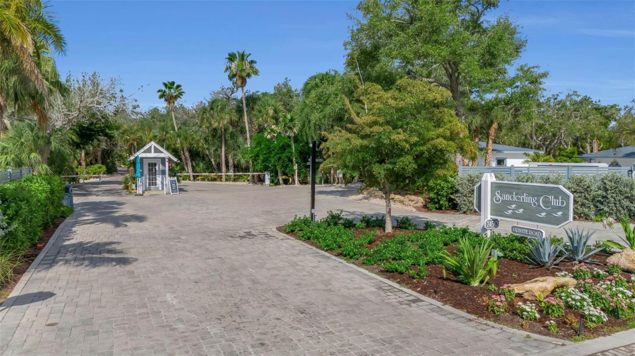 8132 Sanderling Road, Sarasota, FL 34242 Photo