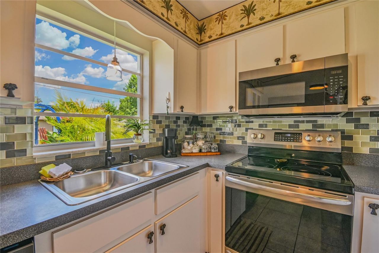 2820 Sabal Palm Drive , Edgewater, FL 32141 Photo