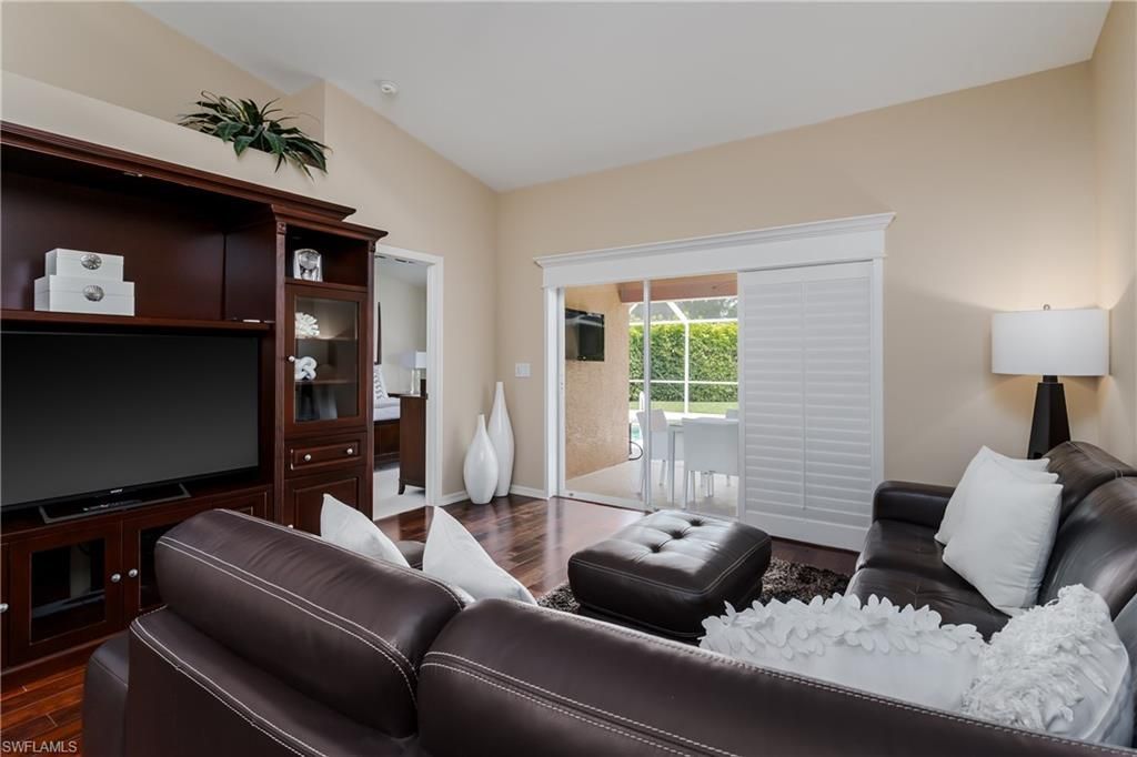 6658 Castlelawn Pl, Unit 9, Naples, FL 34113 Photo