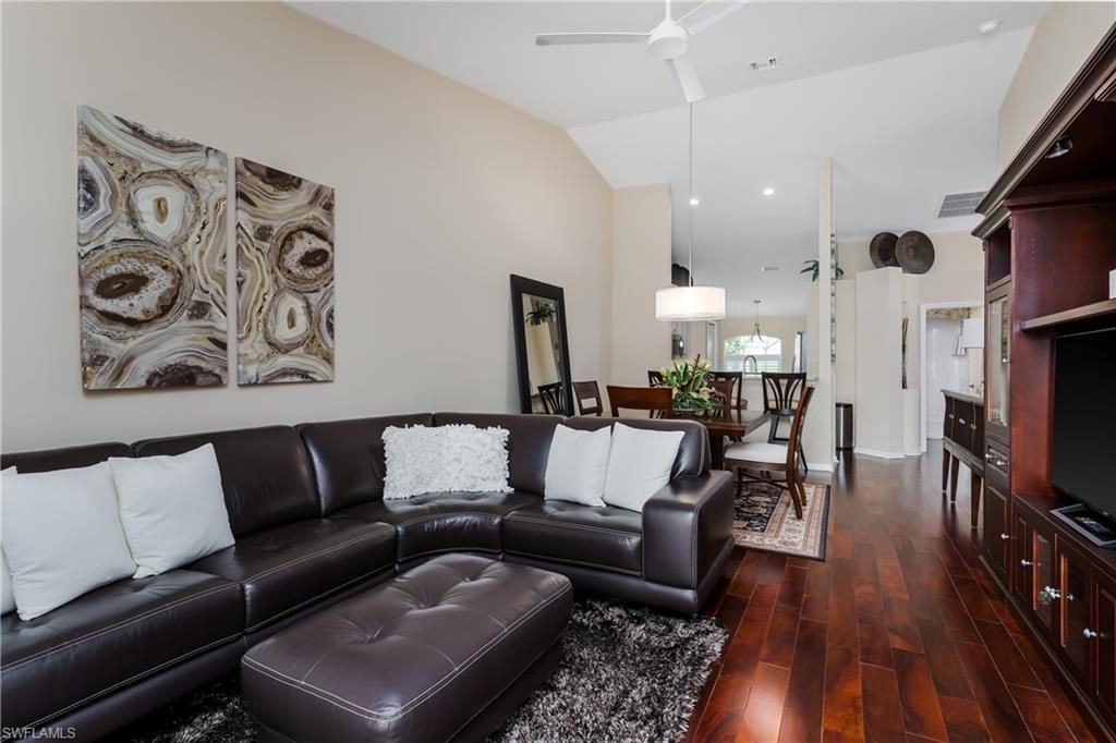 6658 Castlelawn Pl, Unit 9, Naples, FL 34113 Photo