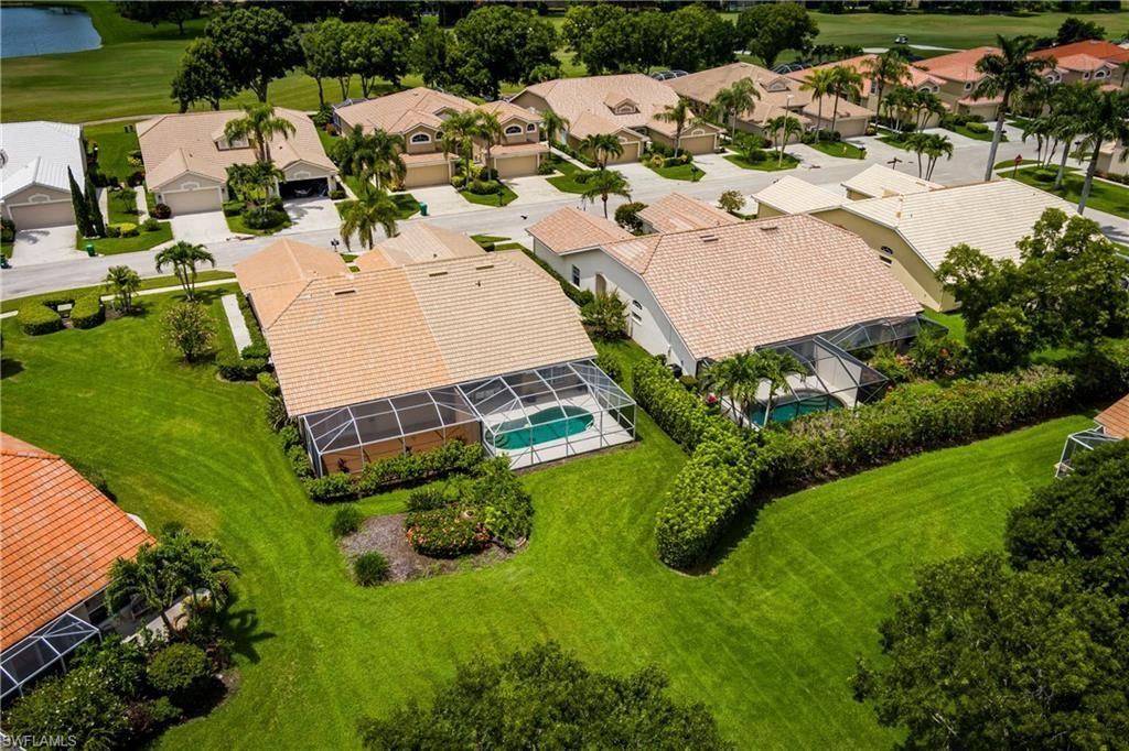 6658 Castlelawn Pl, Unit 9, Naples, FL 34113 Photo