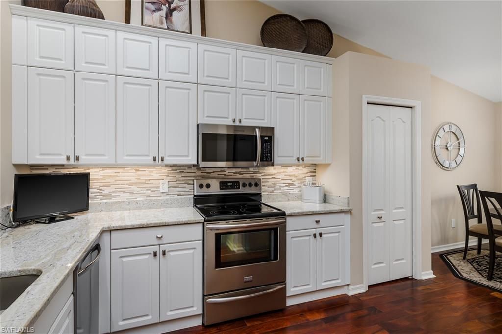 6658 Castlelawn Pl, Unit 9, Naples, FL 34113 Photo