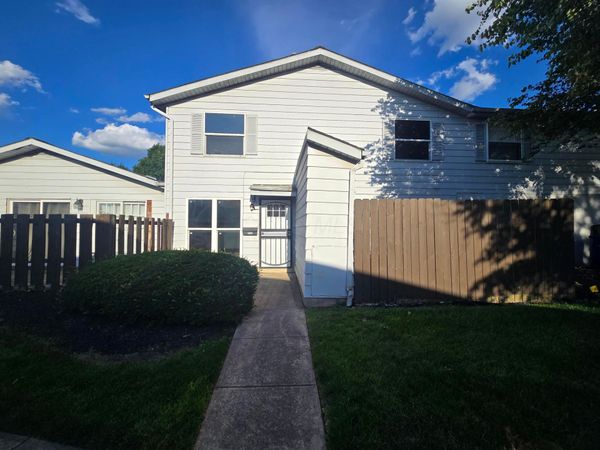 2508 Nassau Drive, Unit 32E, Columbus, OH 43232