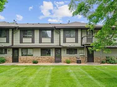 13359 Zenith Lane, Eden Prairie, MN 55346