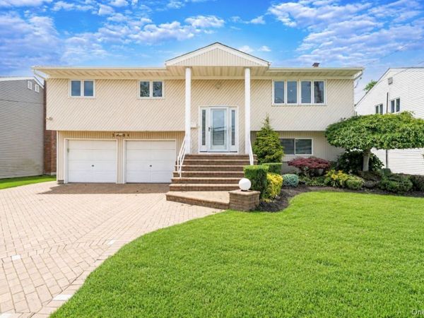 3824 Illona Lane, Oceanside, NY 11572