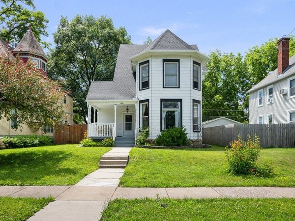 1920 Walling Court , Davenport, IA 52803