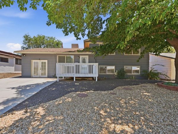 2722 June Street NE, Albuquerque, NM 87112