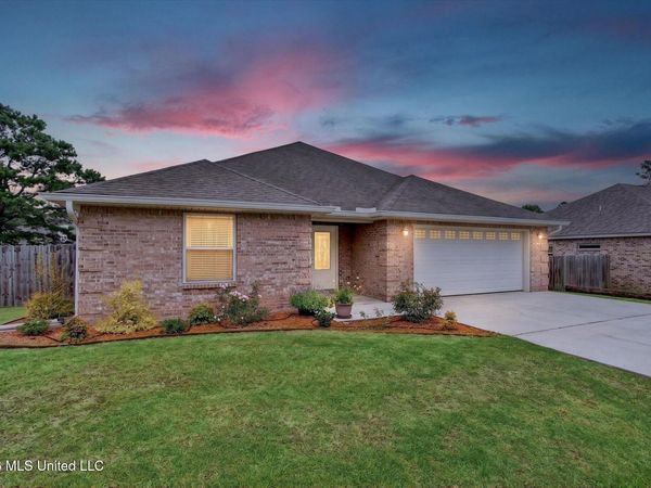 9827 Kalae Street, Diamondhead, MS 39525