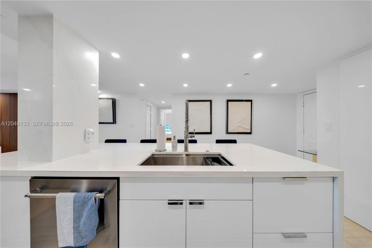 2101 Brickell Ave , Unit 1907, Miami, FL 33129 Photo