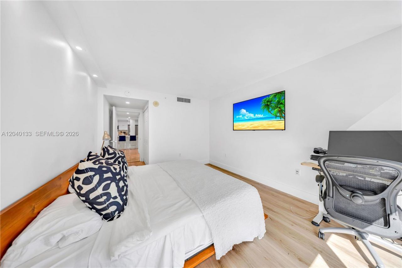 2101 Brickell Ave , Unit 1907, Miami, FL 33129 Photo