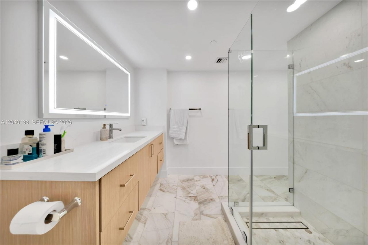2101 Brickell Ave , Unit 1907, Miami, FL 33129 Photo