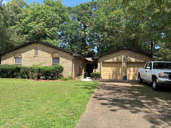 2104 Indian Trails Street, Jonesboro, AR 72401
