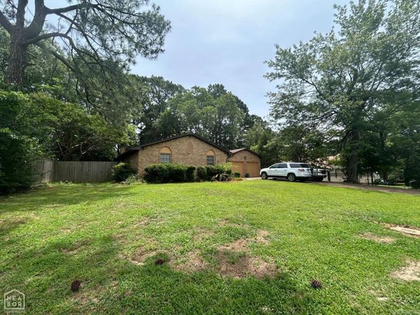 2104 Indian Trails Street , Jonesboro, AR 72401