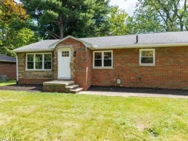 2805 Glencoe , Akron, OH 44319