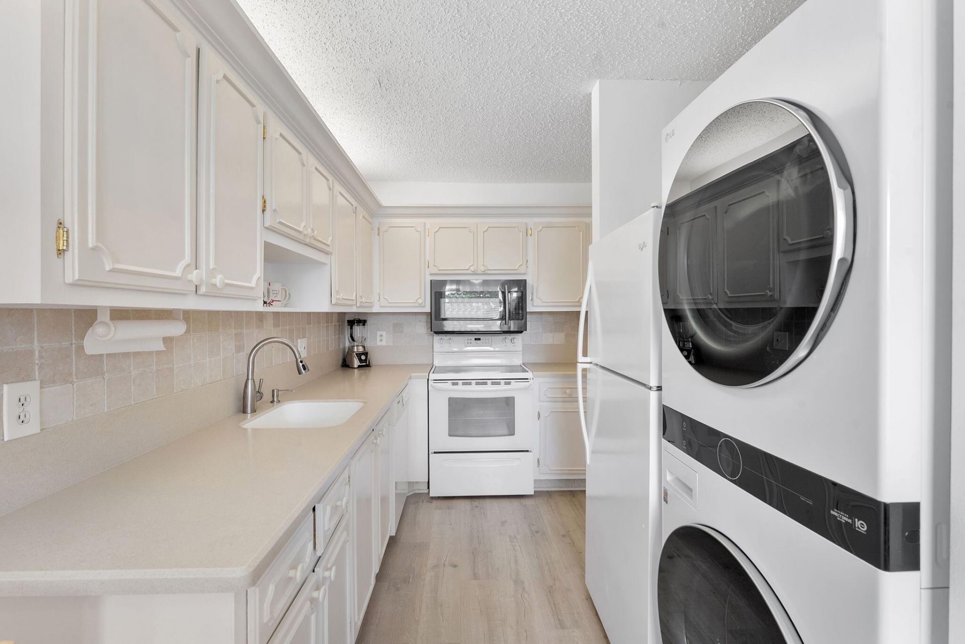 1110 Boxwood Drive, Unit 202, Delray Beach, FL 33445 Photo
