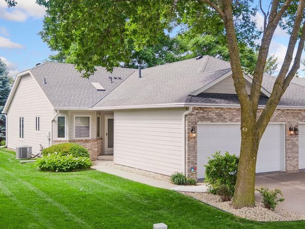 710 Emerald Ridge, Roseville, MN 55113