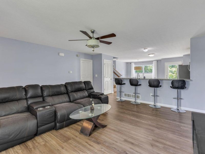 8337 Olympus Lane, Blacklick, OH 43004 Photo 10