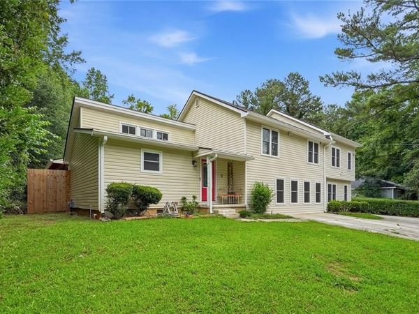 5032 Springtree Court , Lithonia, GA 30038