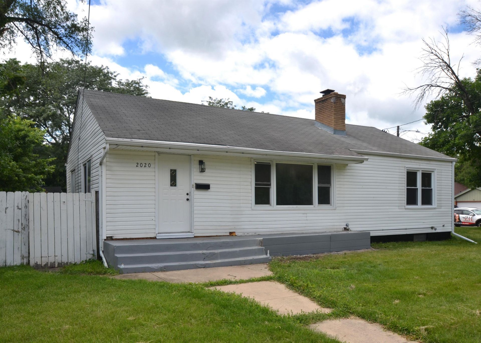 2020 N Rockton Avenue, Rockford, IL 61103 Main Photo