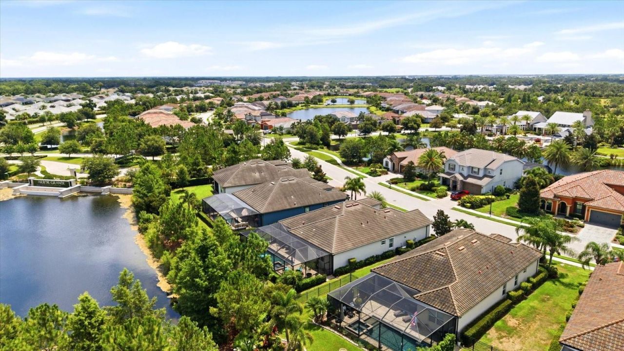 12021 Perennial Place, Lakewood Ranch, FL 34211 Photo
