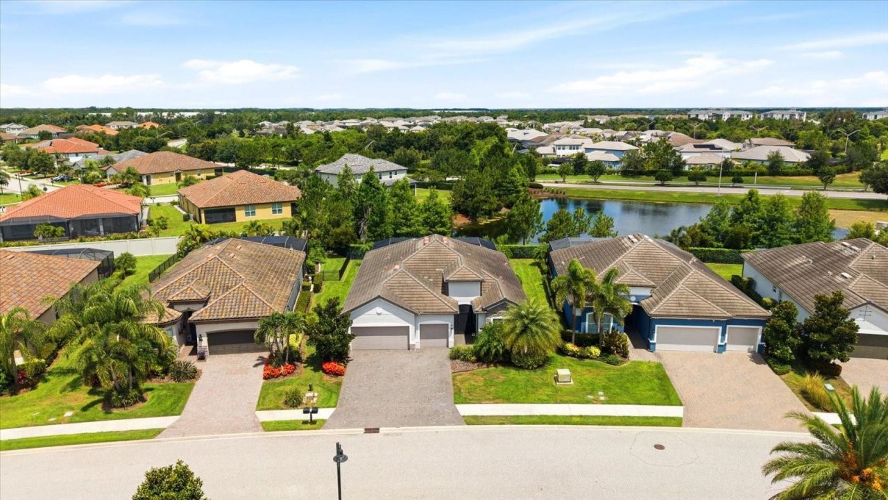 12021 Perennial Place, Lakewood Ranch, FL 34211 Photo