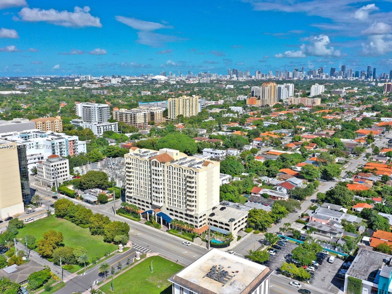 2351 Douglas Rd, Unit 910, Miami, FL 33145 Photo