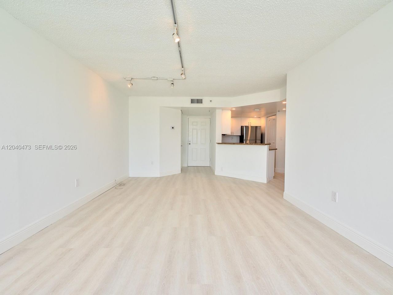 2351 Douglas Rd , Unit 910, Miami, FL 33145 Photo