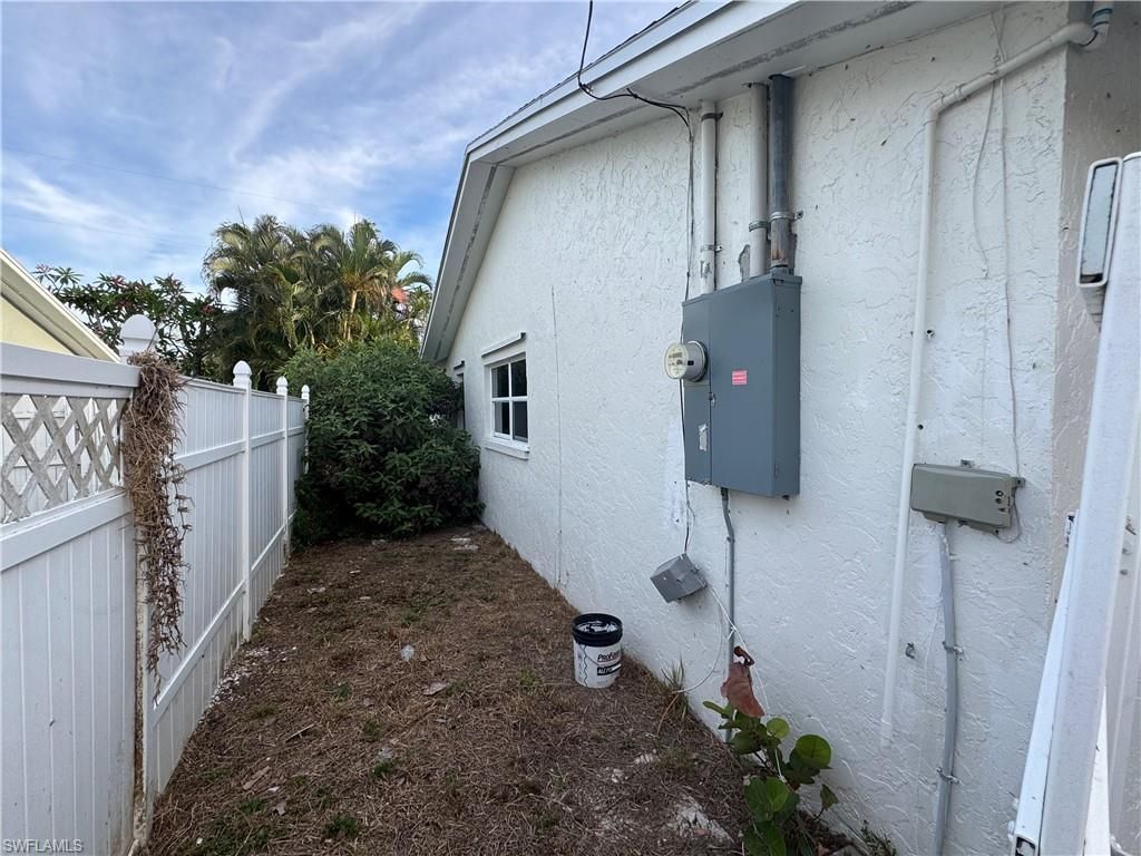 1683 Atlanta Plaza Dr , Sanibel, FL 33957 Photo