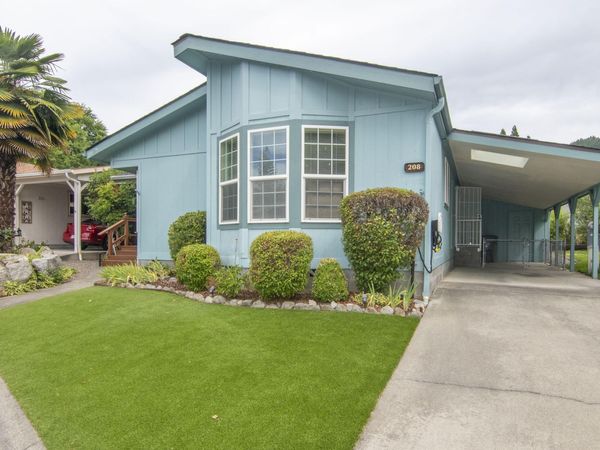 208 NW Creekside Drive, Grants Pass, OR 97526