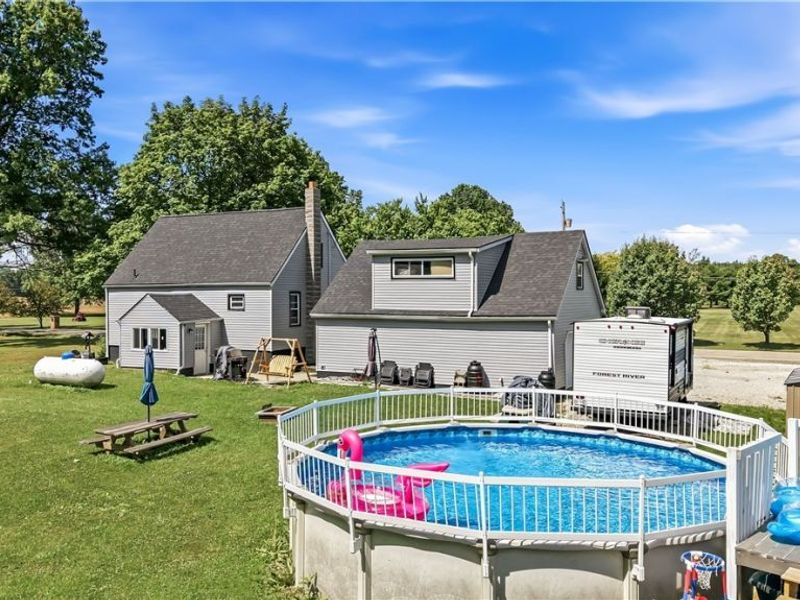 2351 S Duck Creek Road, North Jackson, OH 44451 Photo 2