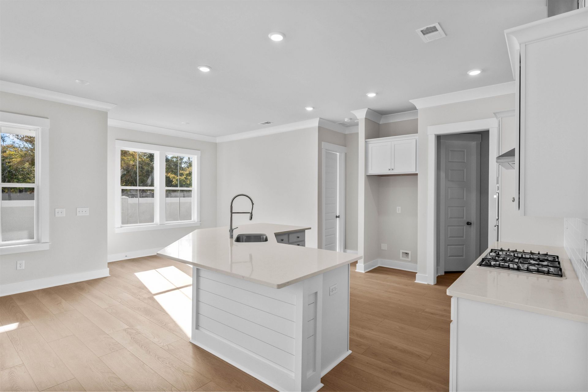 230 Atlantic Breeze St. Photo 5
