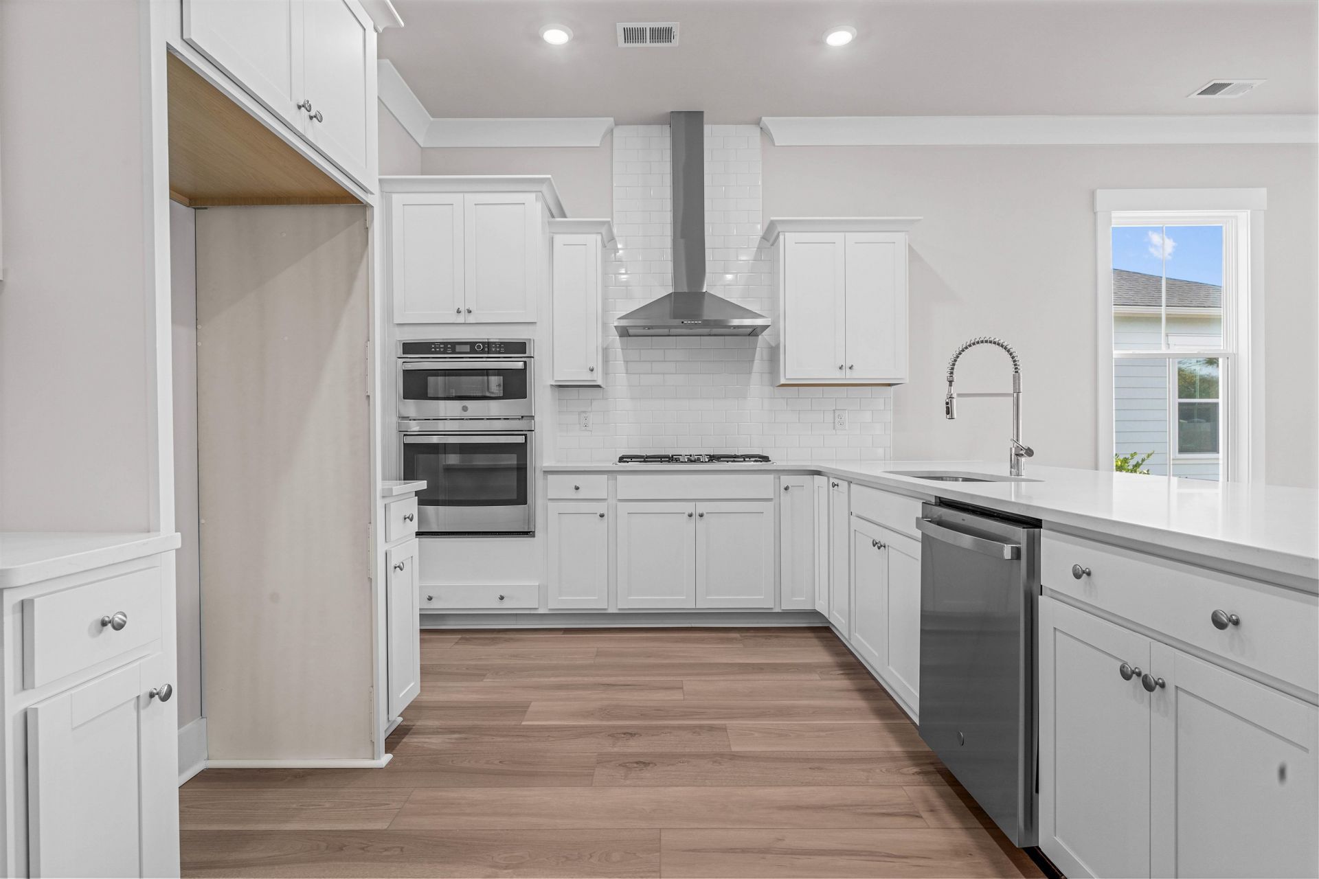 210 Atlantic Breeze St. Photo 23