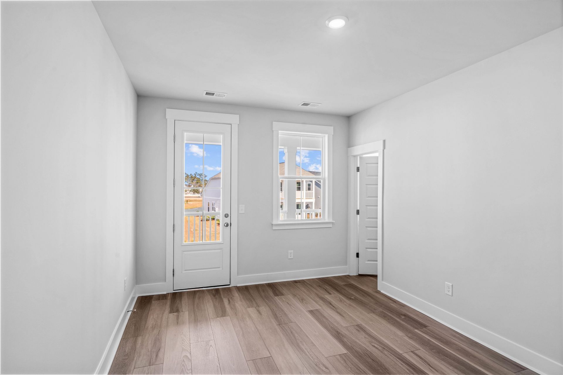 210 Atlantic Breeze St. Photo 8