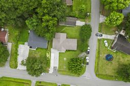 5610 Rosewood Dr. photo 4