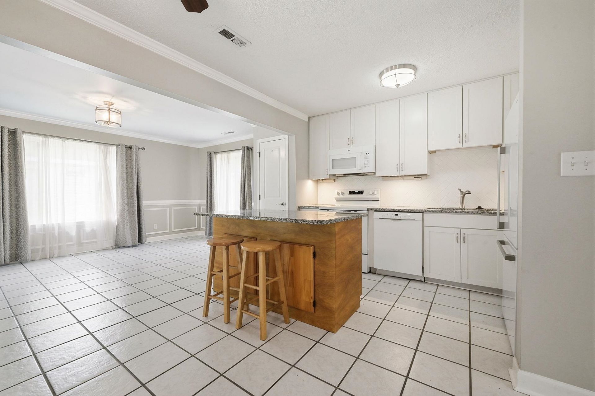 5610 Rosewood Dr. Photo 8