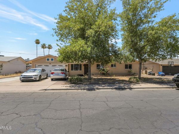 2065 E 3RD Drive, Mesa, AZ 85204