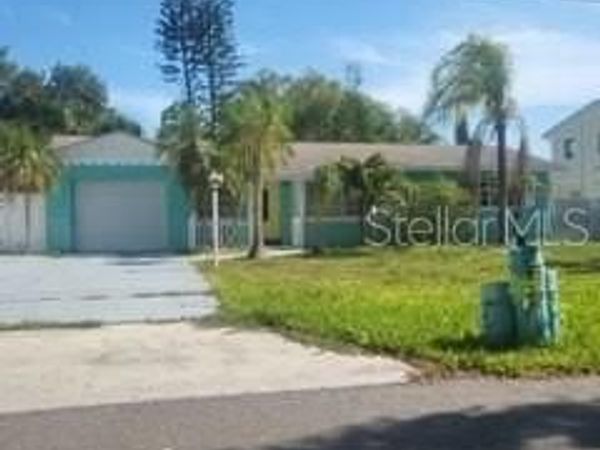 11220 CHEROKEE DRIVE , ST PETERSBURG, FL 33708