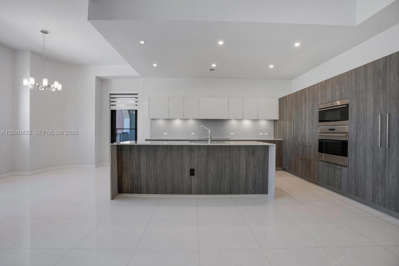 275 Giralda Ave, Unit 6C, Coral Gables, FL 33134 Photo
