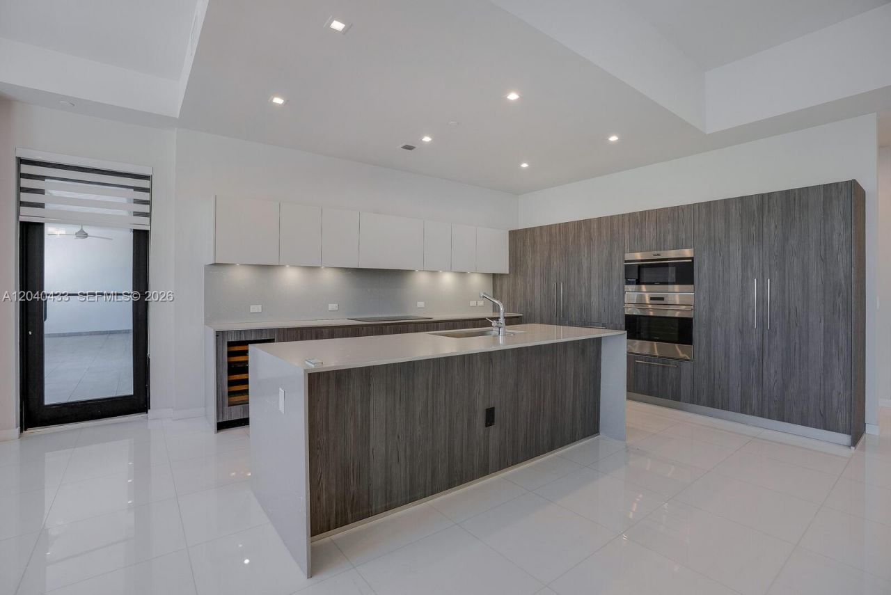 275 Giralda Ave, Unit 6C, Coral Gables, FL 33134 Photo